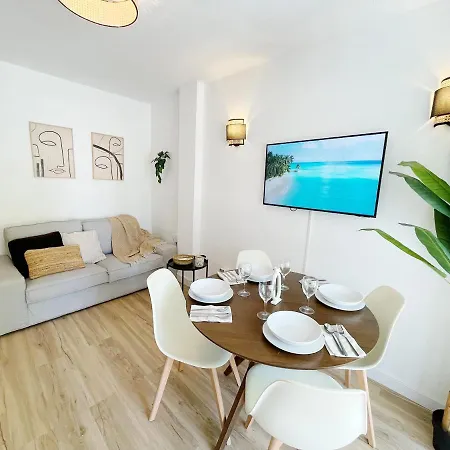 Calm Beach: Location, Beach & Old Town Estepona